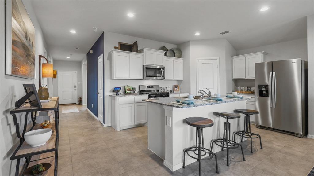 Property Photo: 432 Kaufman Drive TX 76020