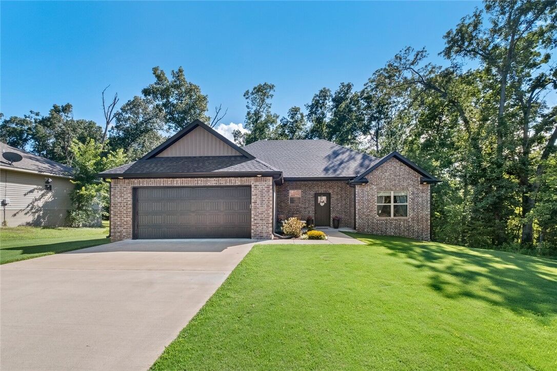 Property Photo: 2 Elvanfoot Lane AR 72715