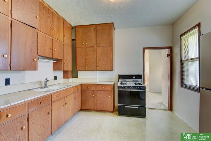 Property Photo: 1510 S 32 Avenue NE 68105