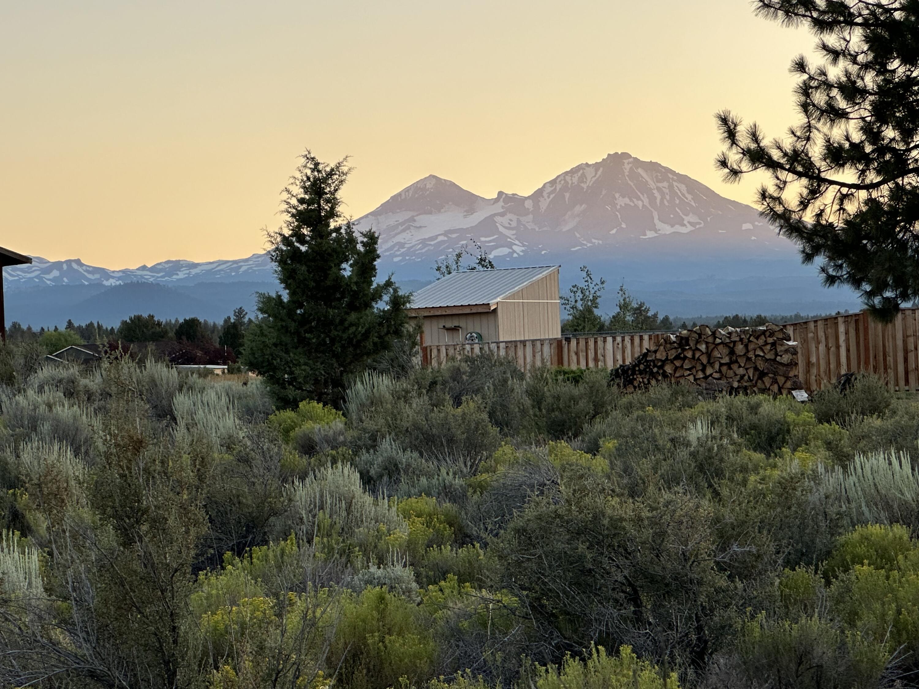 Property Photo: 66985 Lance Road OR 97703