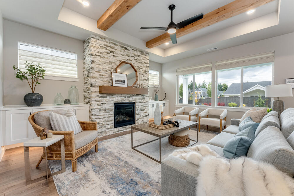 Property Photo: 1403 NE Whistle Way OR 97754