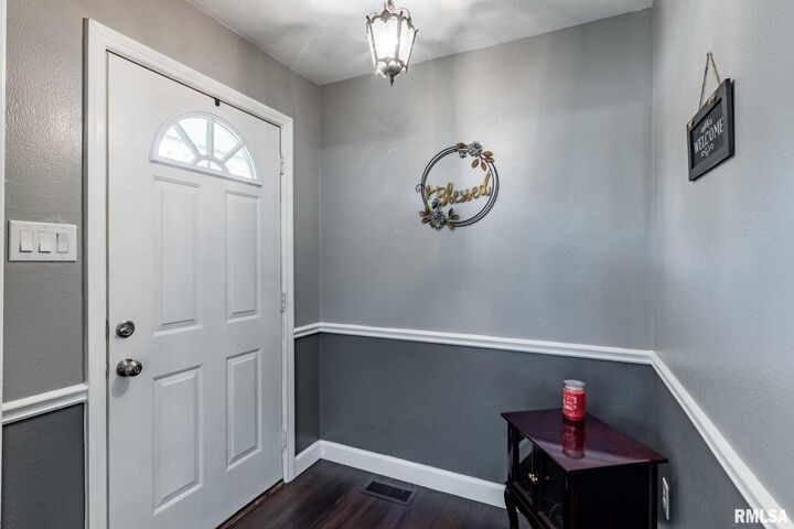 Property Photo:  408 W Clark Trail  IL 62948 