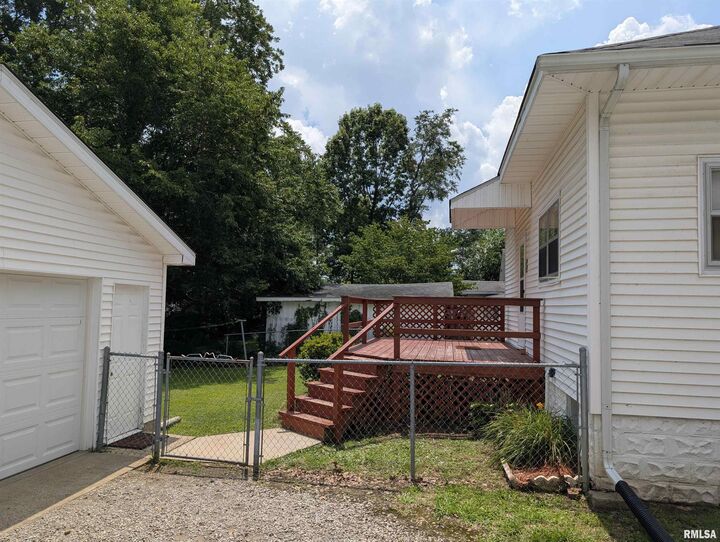 Property Photo:  603 N Logan Street  IL 62959 