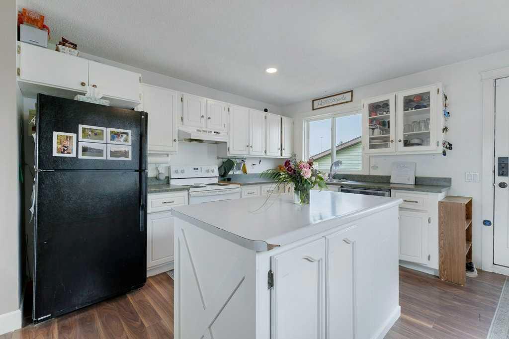 Property Photo: 1718 Summerfield Boulevard SE AB T4B 1T3