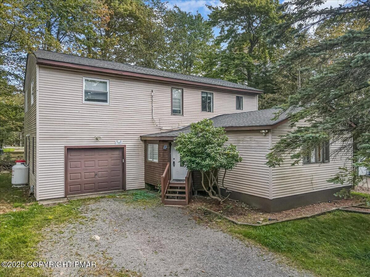 Property Photo:  7175 Mountain Drive  PA 18466 