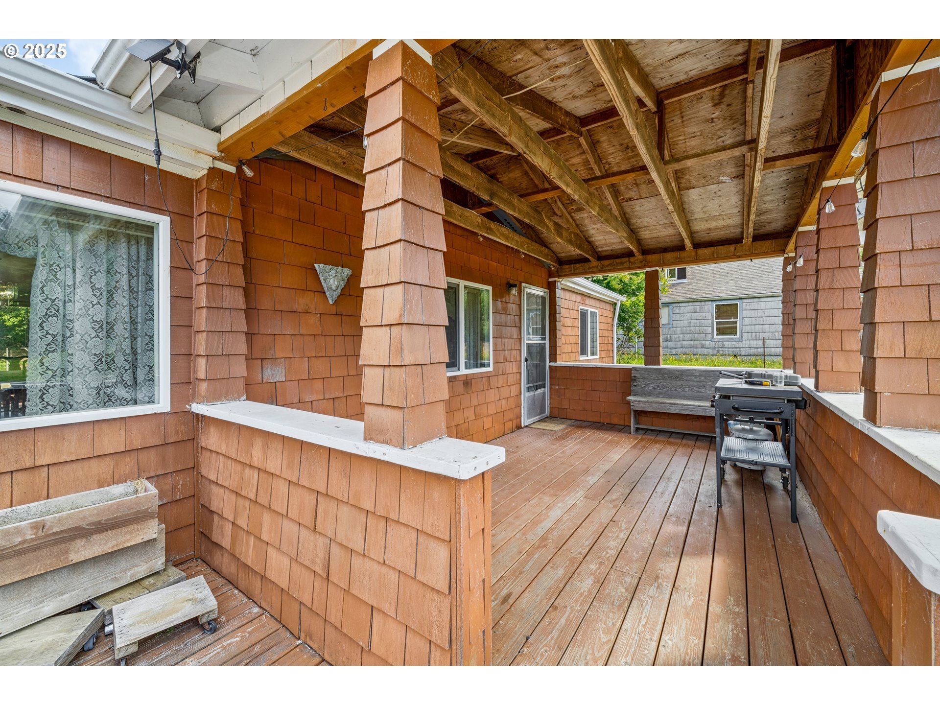 Property Photo:  19350 Gods Valley Rd  OR 97131 