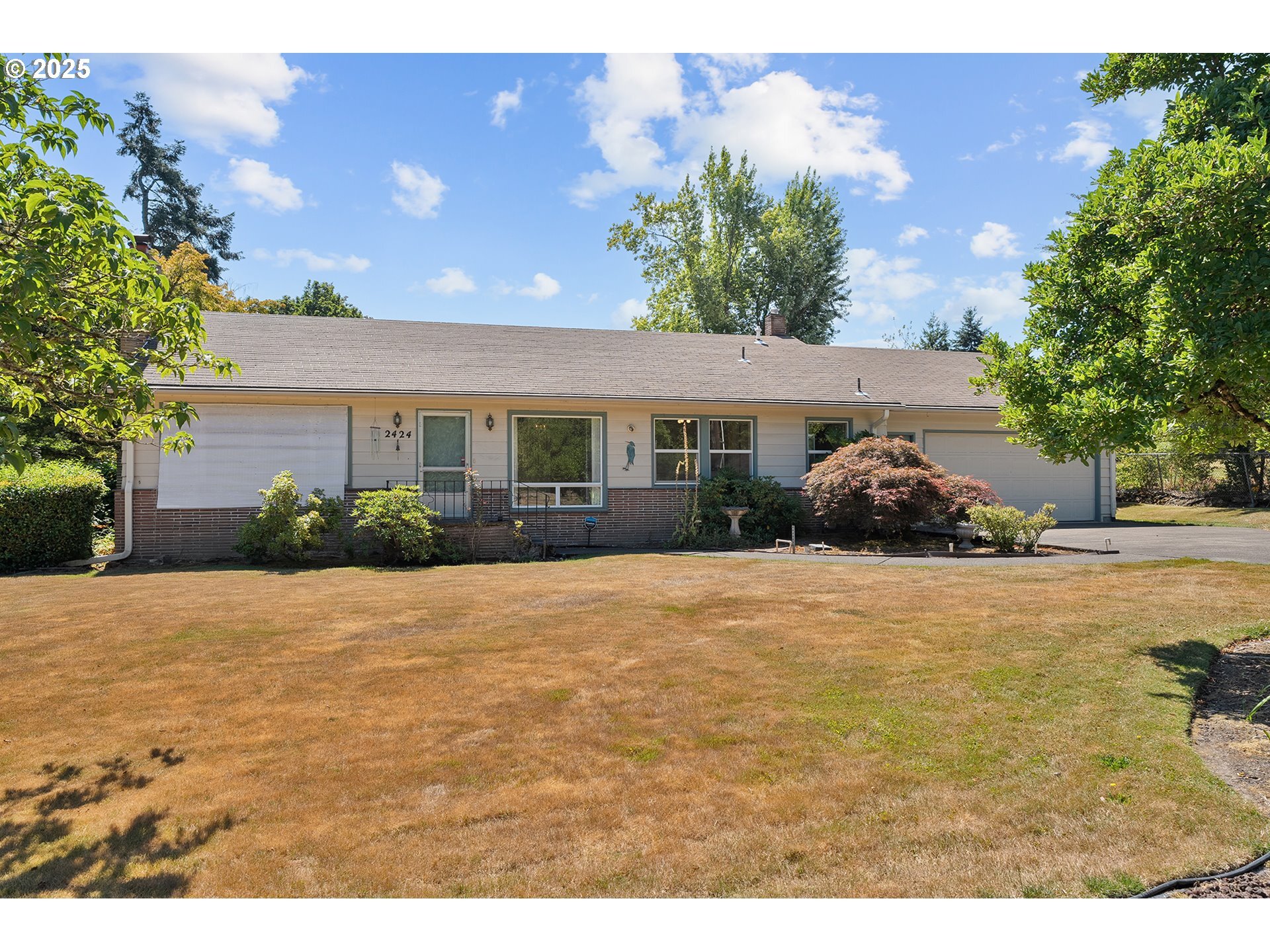 Property Photo: 2424 Glenmorrie Dr OR 97034