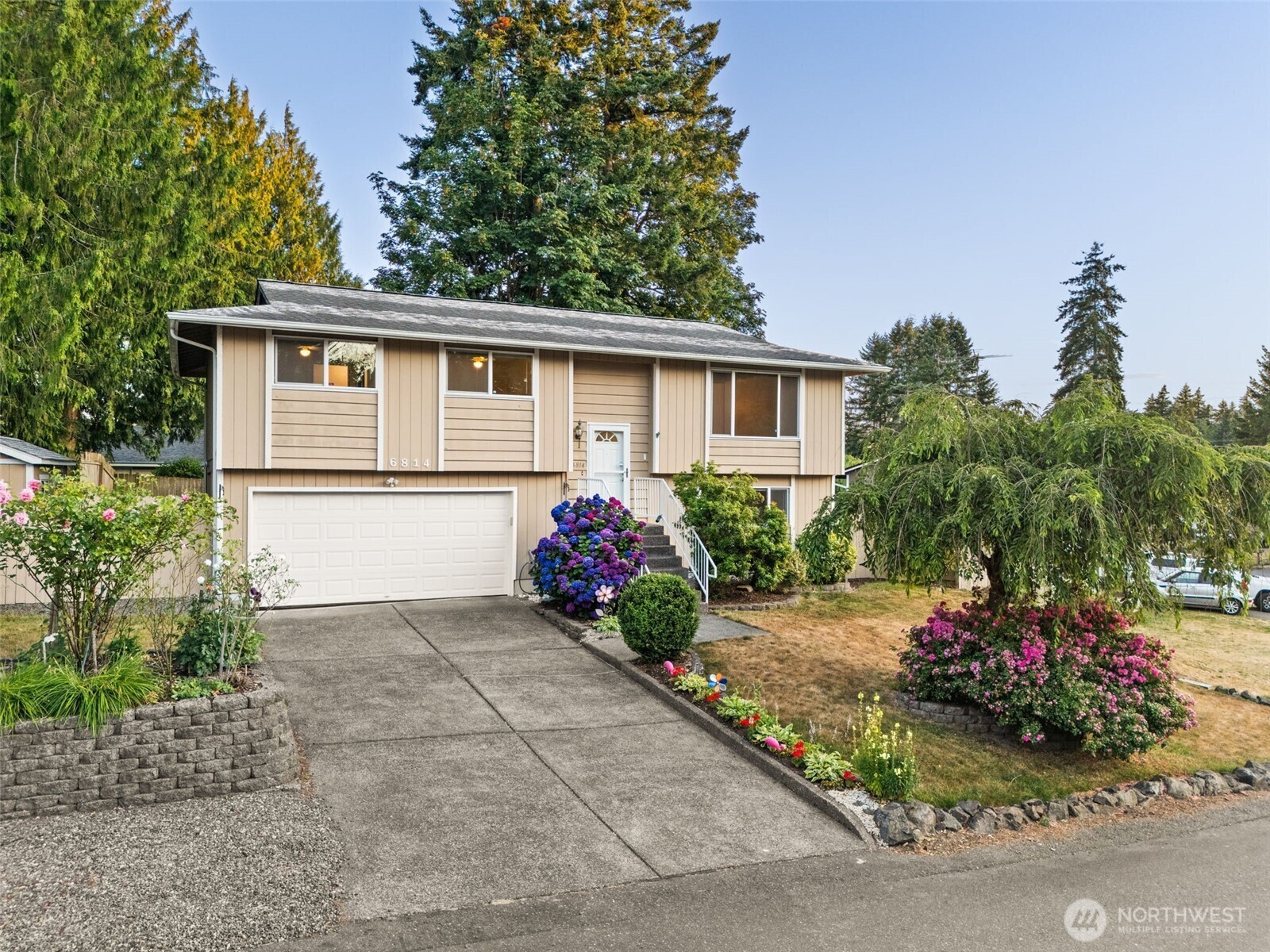 6814  Helena Drive  NE  Bremerton WA 98311 photo