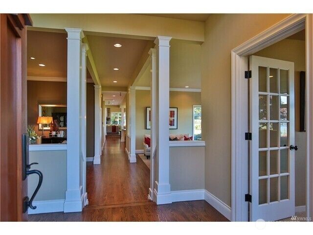 Property Photo:  10321 NE 55th Street  WA 98033 