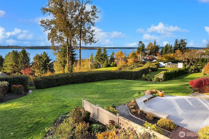 Property Photo: 10321 NE 55th Street WA 98033