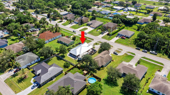 Property Photo:  237 NW Bayshore Boulevard  FL 34983 
