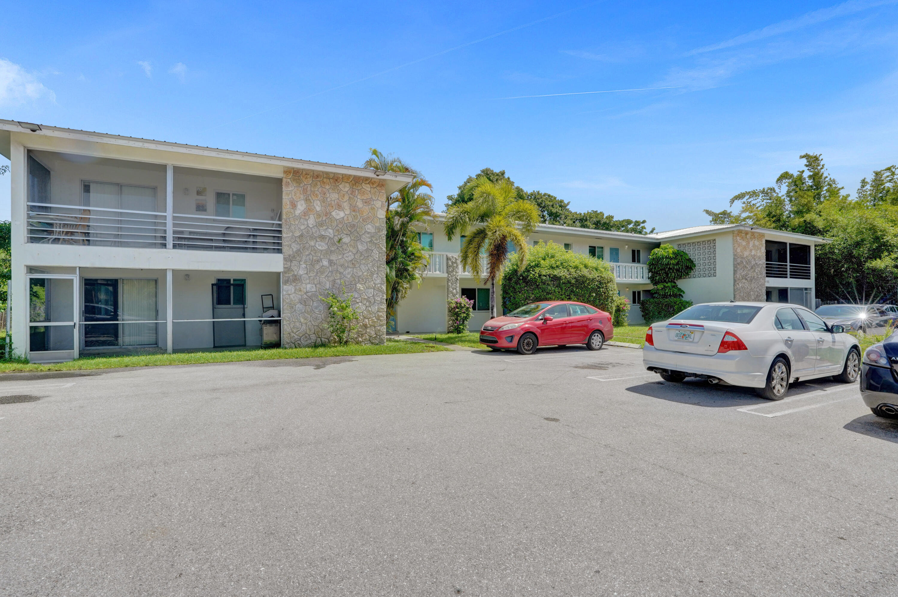 Property Photo: 115 SW 1st Avenue 5 FL 33435