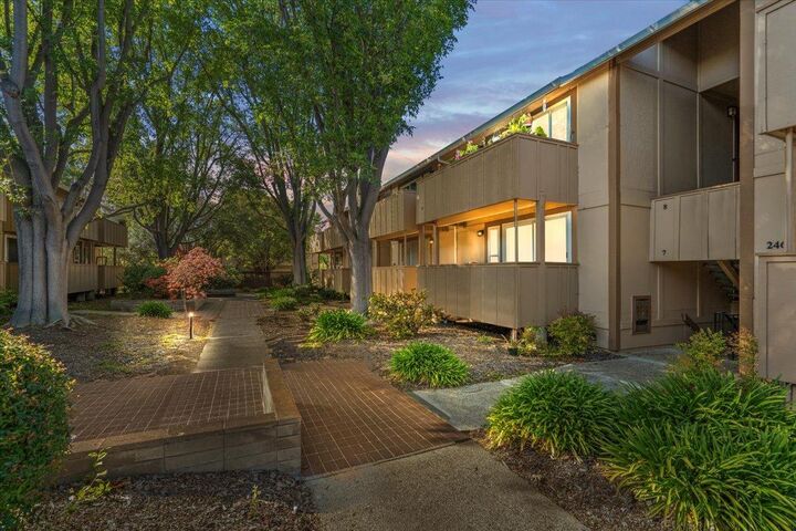 2466 West Bayshore Road 5  Palo Alto CA 94303 photo