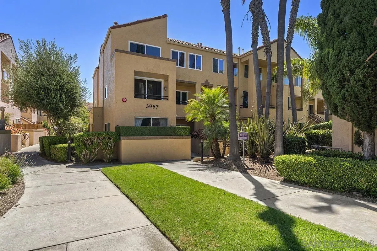 Property Photo: 3957 Nobel Dr 208 CA 92122
