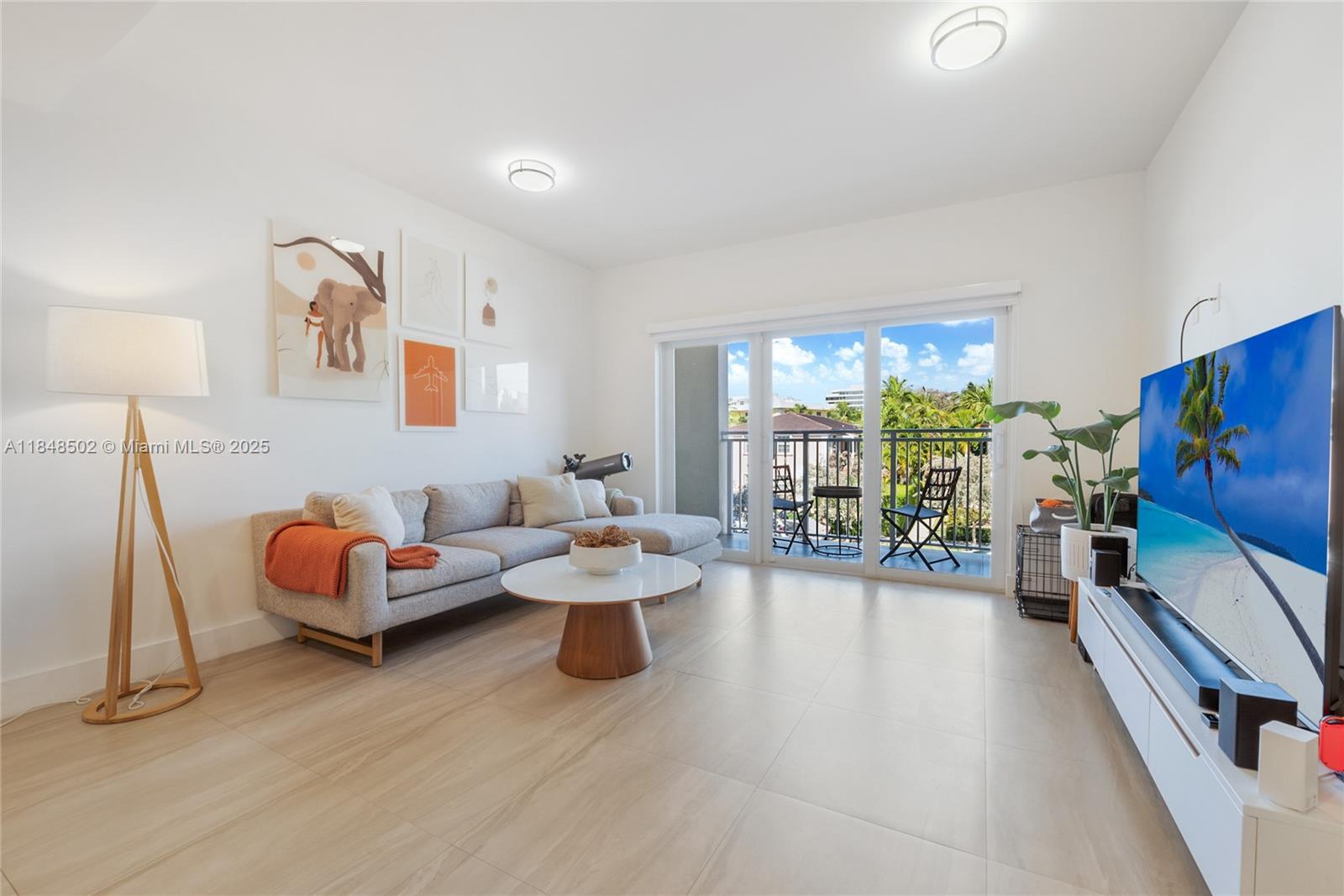 120 Salamanca Ave 4A  Coral Gables FL 33134 photo