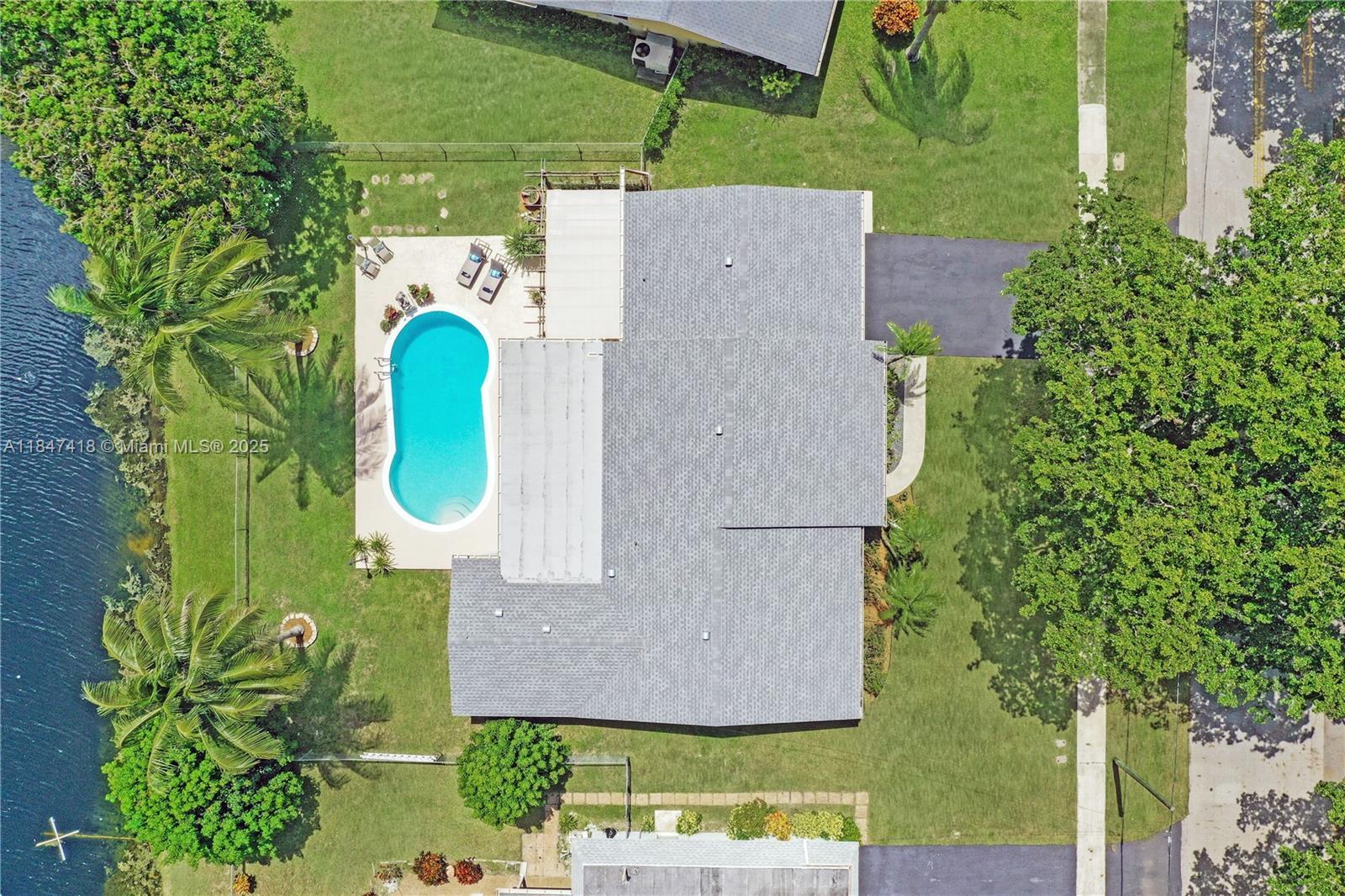 Property Photo: 7550 NW 12th St FL 33313