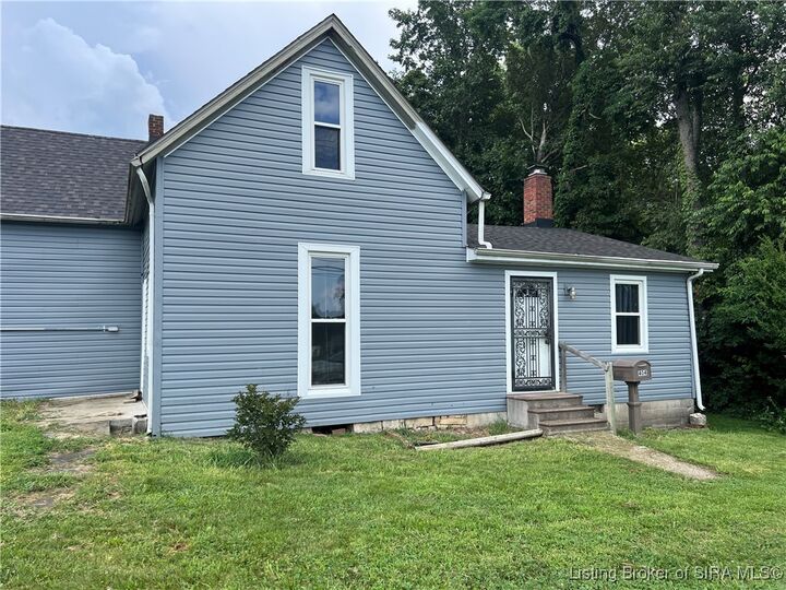 Property Photo: 404 E Mulberry Street IN 47167