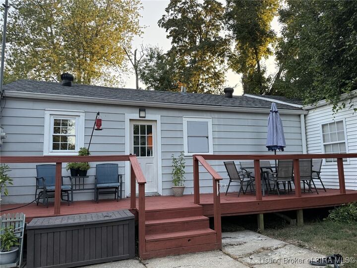 Property Photo:  1564 Edgewood Drive  IN 47111 