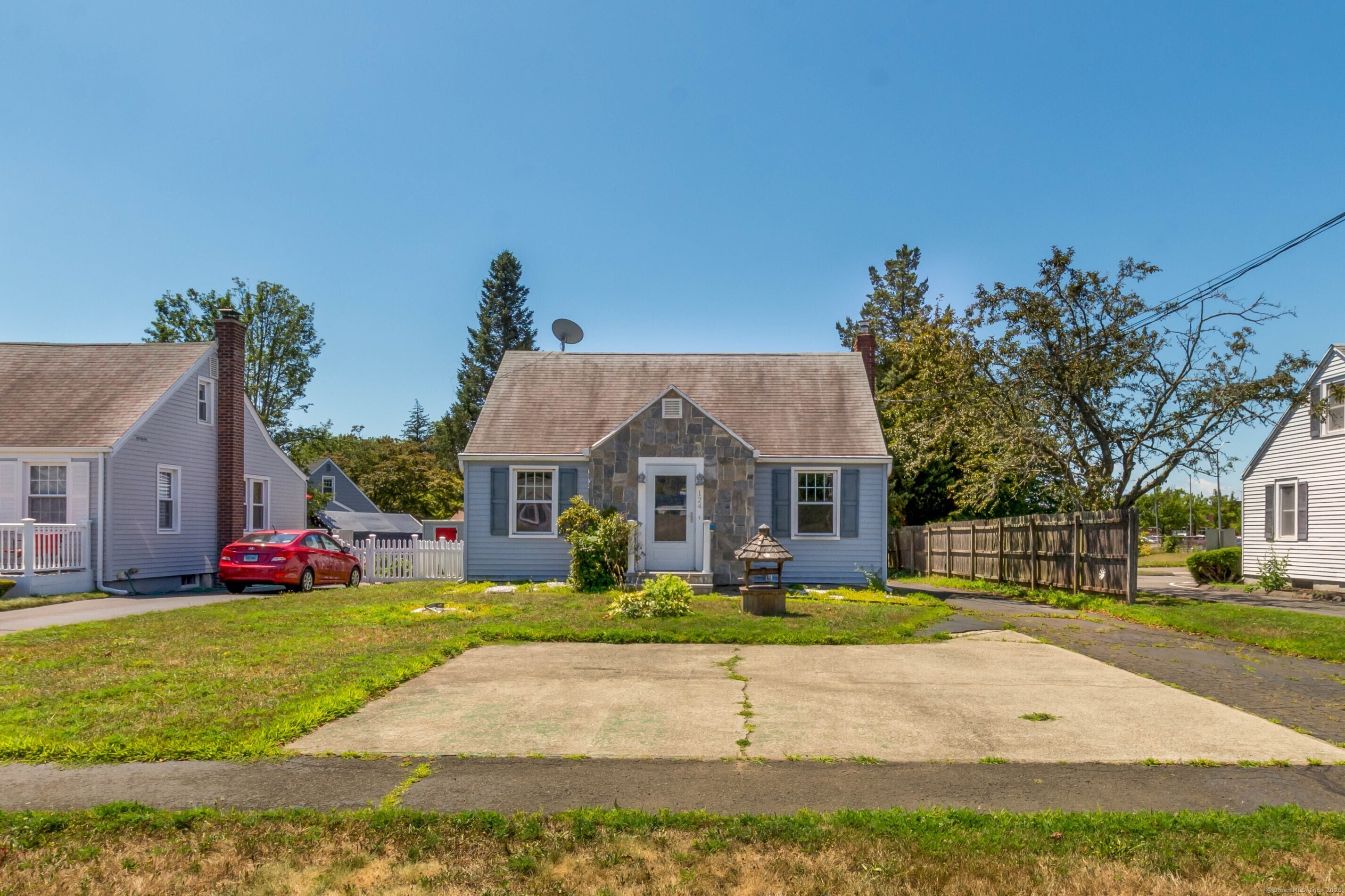 Property Photo:  124 Saltonstall Parkway  CT 06512 