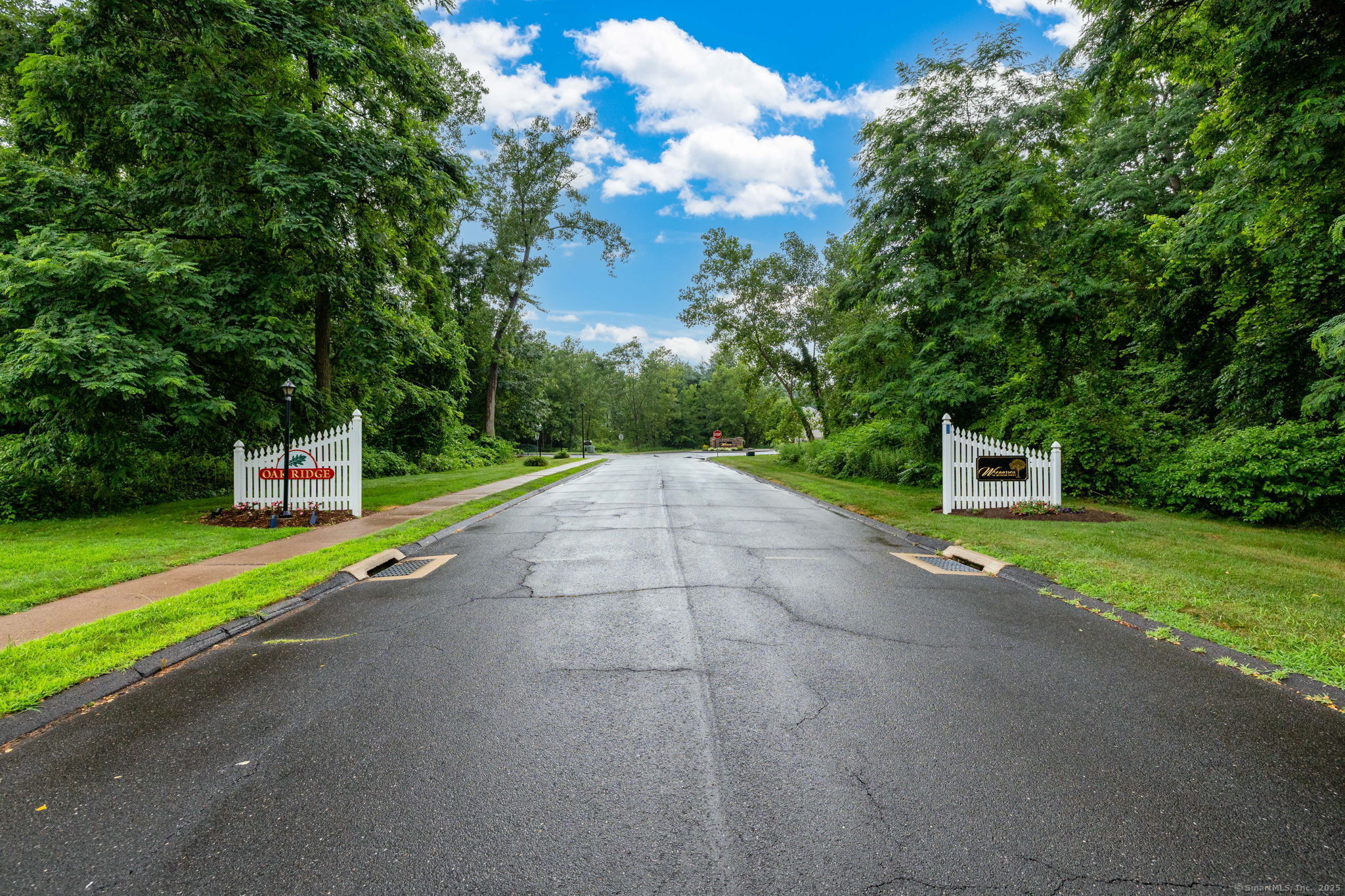 Property Photo:  94 Oak Ridge Drive 94  CT 06096 