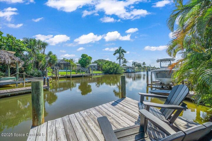 Property Photo:  400 St Georges Court  FL 32937 