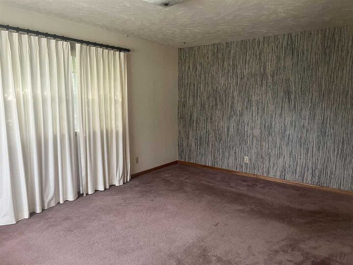 Property Photo: 1103 E 5th OK 74074