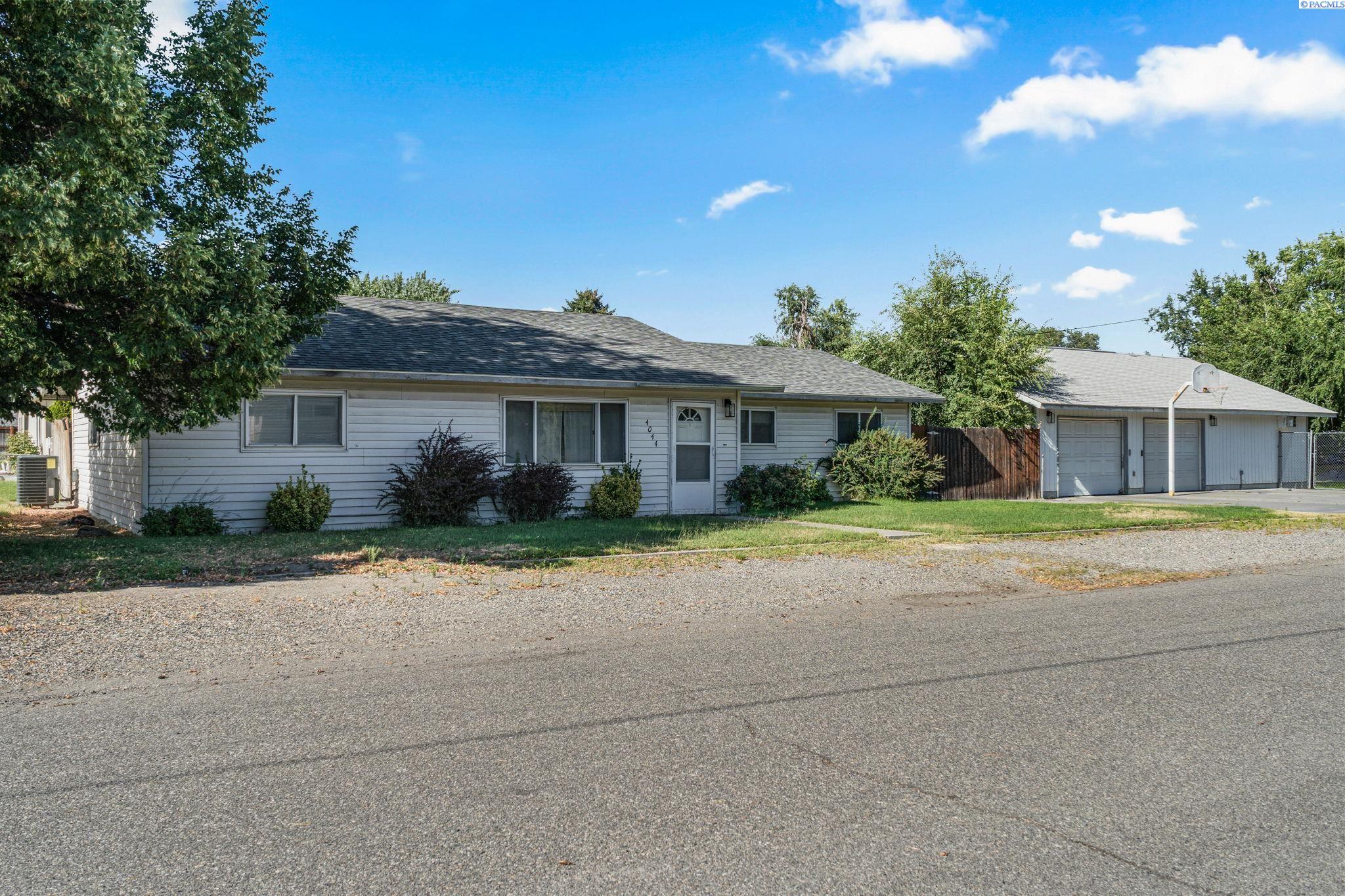 Property Photo:  4044 Grant St  WA 99353 