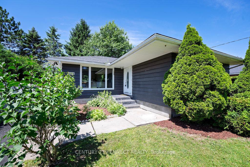 Photo de la propriété: 1666 Fisher Avenue ON K2C 1X7