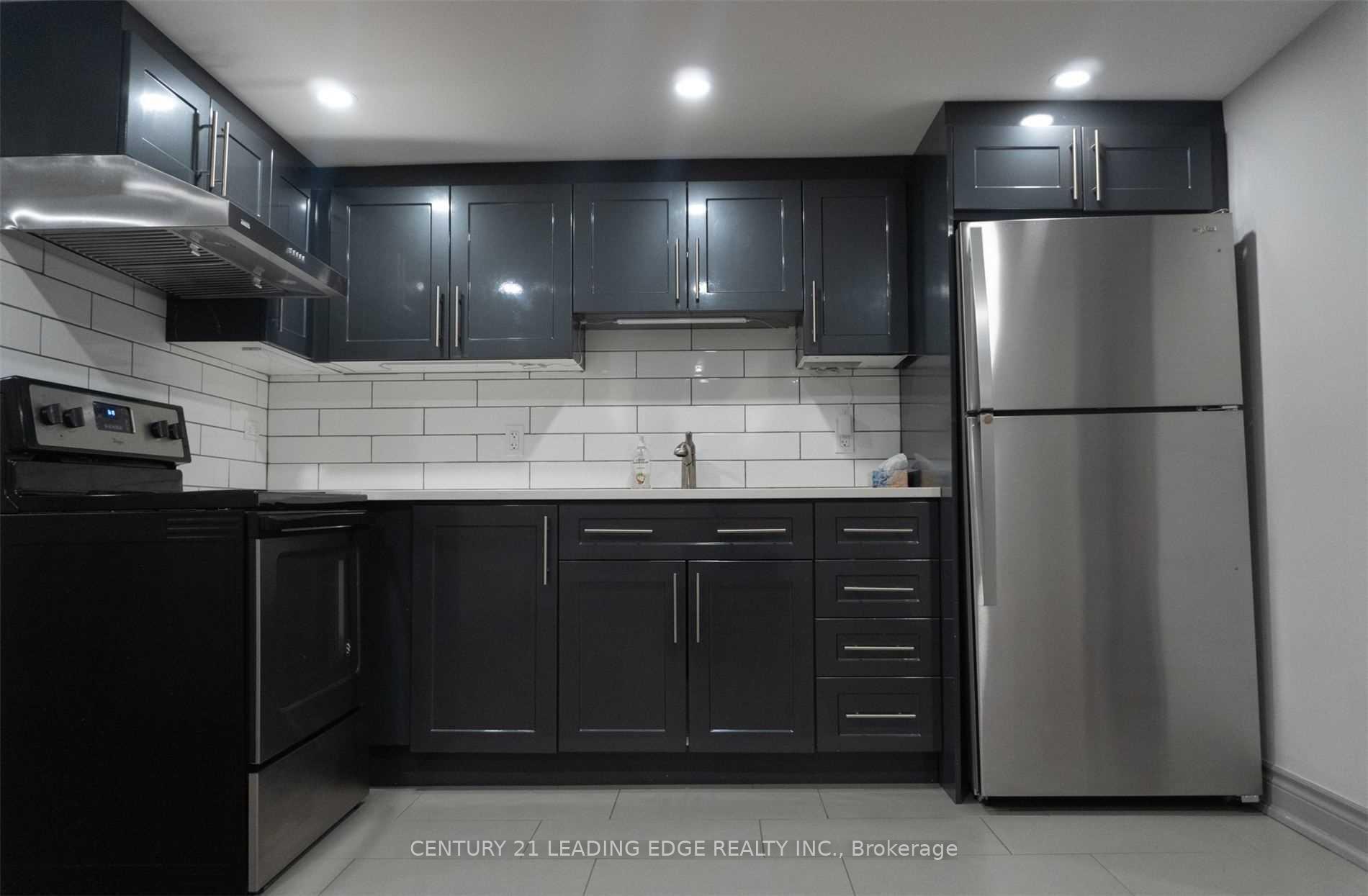Photo de la propriété: 55 Deerfield Road Bsmt ON M1K 4X2