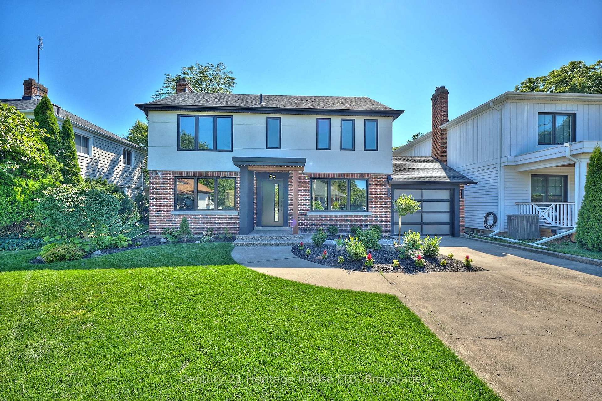 Photo de la propriété:  65 Highland Avenue  ON L2R 4H9 