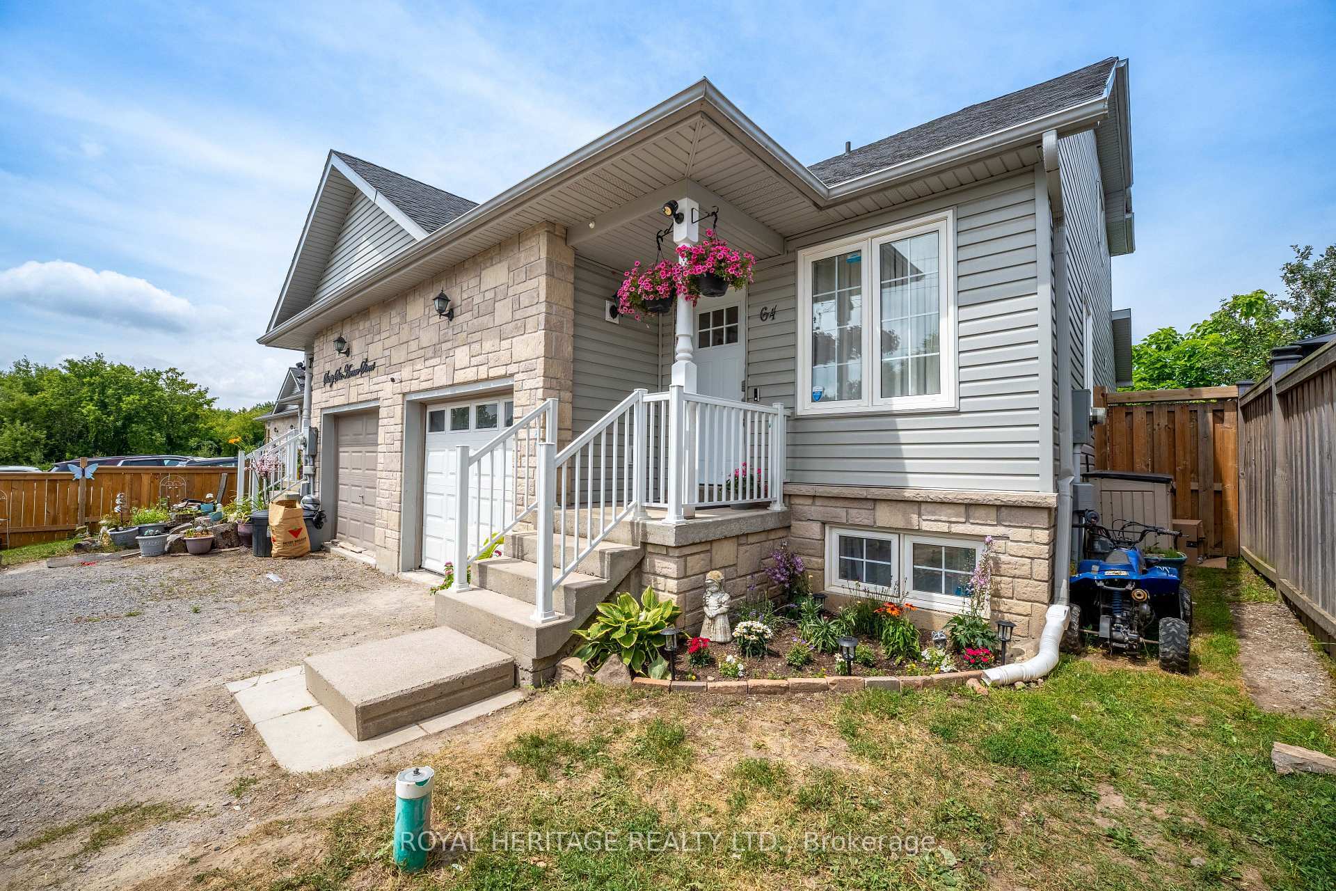 Property Photo: 64 Avenue Street ON L1H 0B7