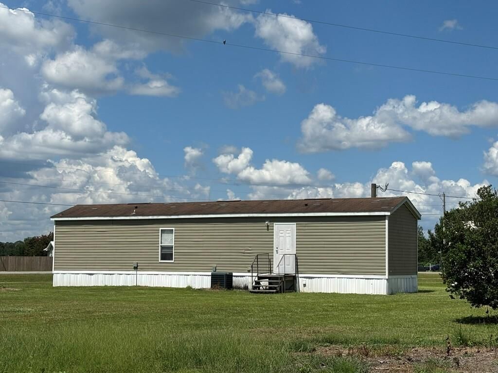 Property Photo: 7322 Hwy 122 13 GA 31645