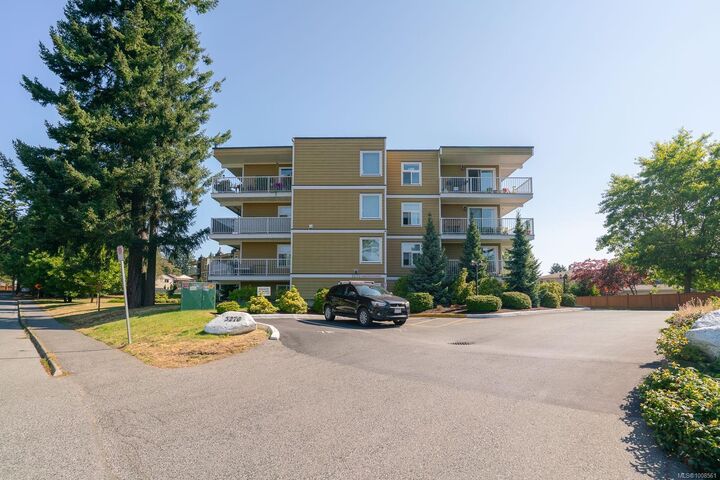 Photo de la propriété:  3270 Ross Rd 307  BC V9T 5J1 