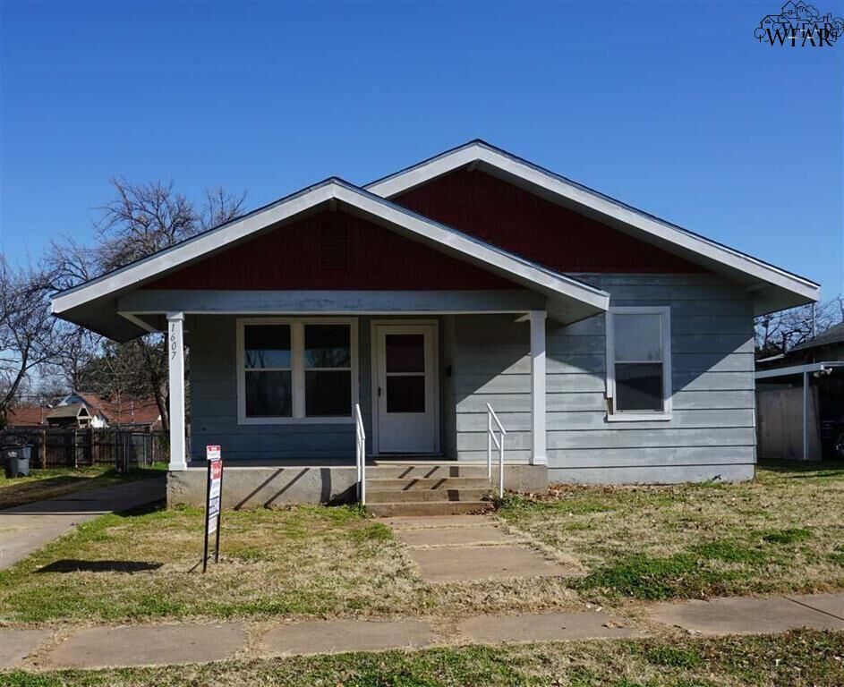 Property Photo: 1607 Giddings Street TX 76309