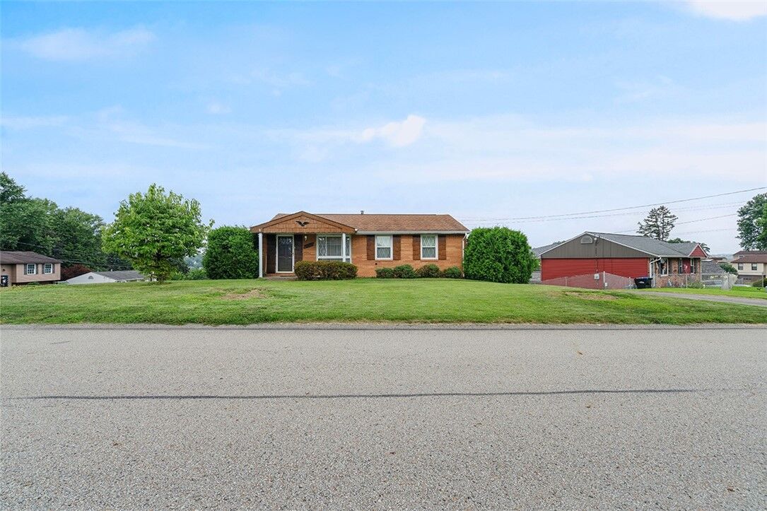 Property Photo:  440 Fairwood Dr  PA 15642 