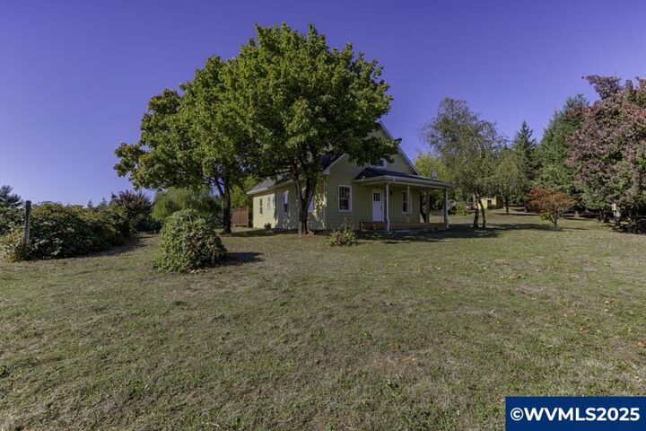 3945 Mistletoe Rd  Dallas OR 97338 photo