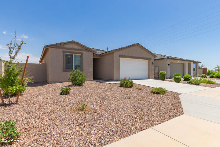 Property Photo:  3161 E Pineapple Road  AZ 85143 