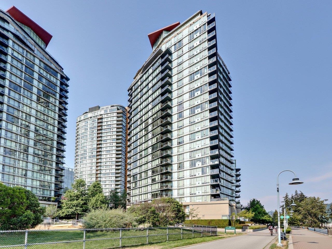 Property Photo: 8 Smithe Mews 2701 BC V6B 0A5