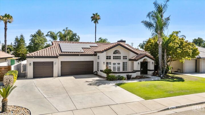 Property Photo: 9003 Birch Creek Court CA 93312
