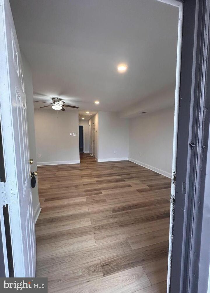 Property Photo:  4141 Meadowland Court 21  VA 20151 