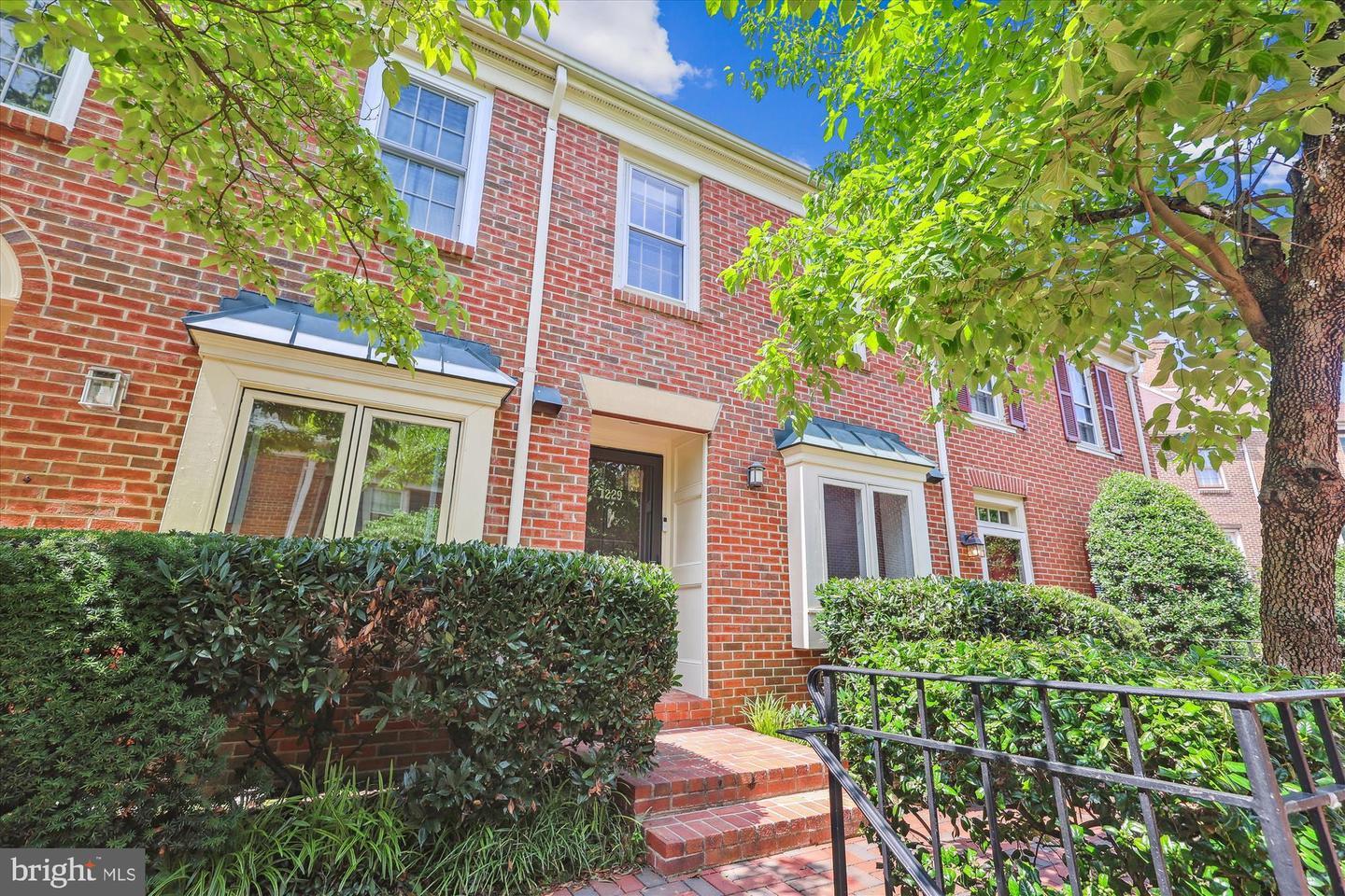 Property Photo: 1229 Portner Road VA 22314
