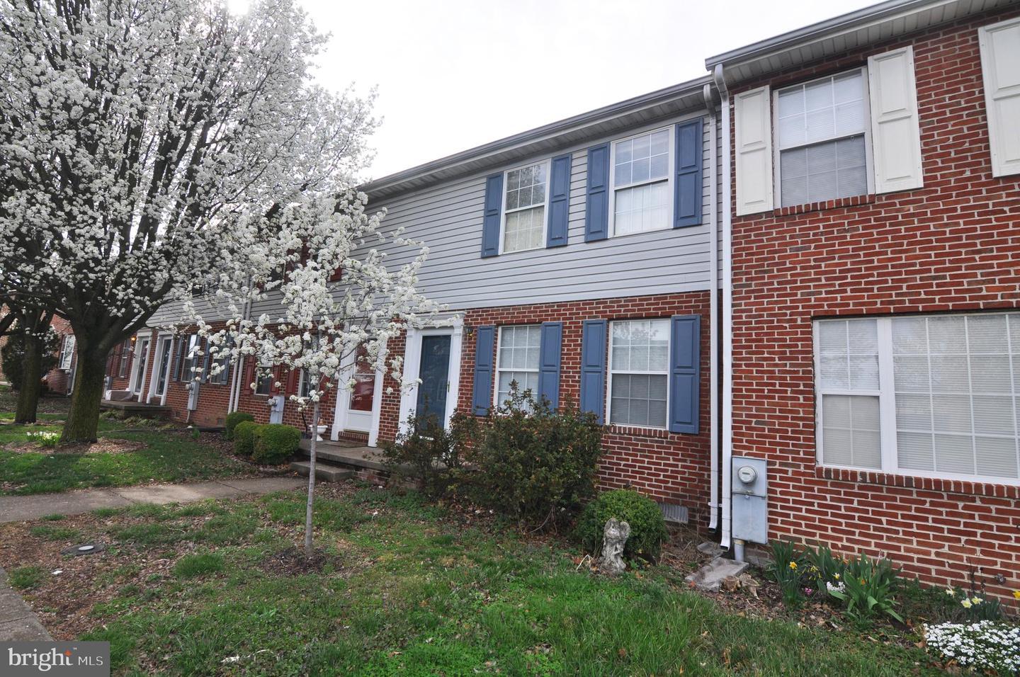 Property Photo: 215 Banbury Terrace VA 22601