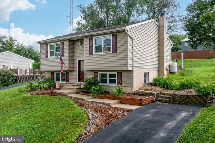 Property Photo:  317 Brook Lane  PA 17368 