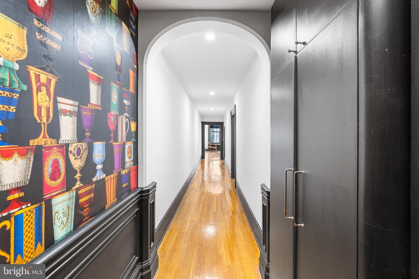 Property Photo: 1033 Spruce Street 200 PA 19107
