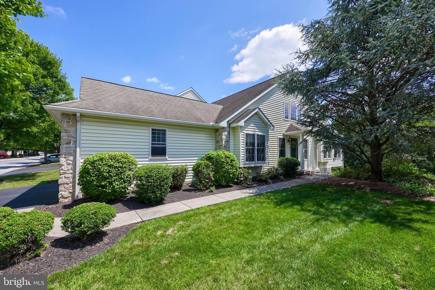 1834 Serene Way  Lancaster PA 17602 photo