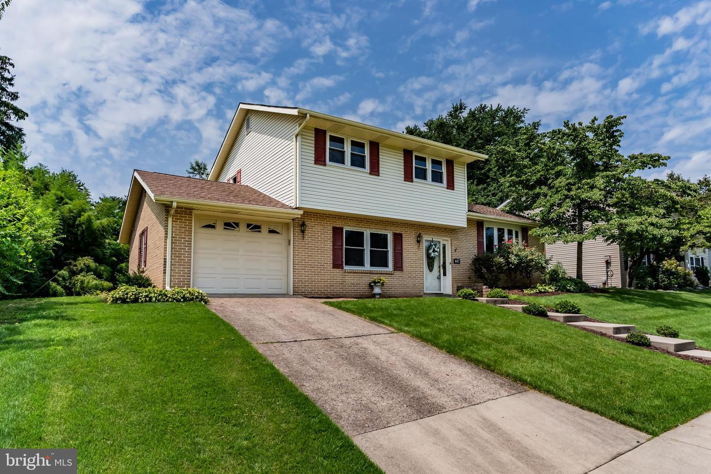 Property Photo: 447 Pawnee Drive PA 17050