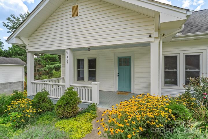 Property Photo: 497 Ridge Road NC 28752