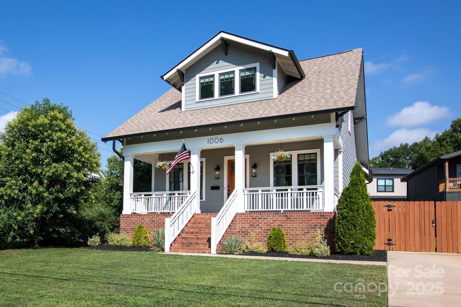 Property Photo: 1006 Tennyson Drive NC 28208