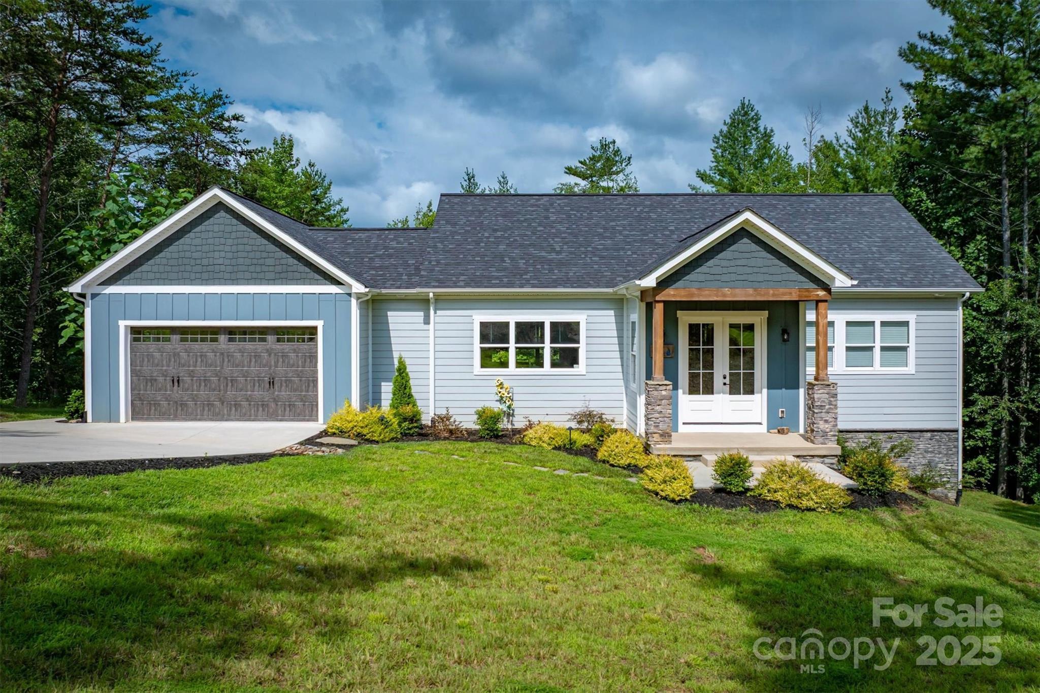 Property Photo:  2108 E Bluewater Drive  NC 28655 