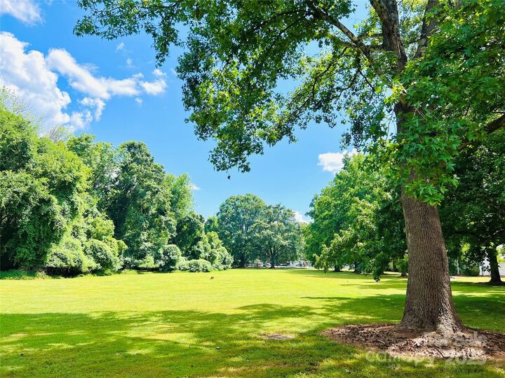 Property Photo: 2014 Countrymens Court 60 NC 28210